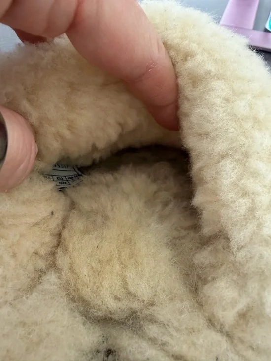 UGG Women's Scuffette II Shearling Slipper in Chestnut Size 9 - Picture 8 of 8